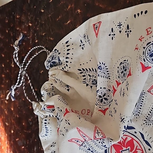 Free People drawstring gift bag - Picture 2 of 4